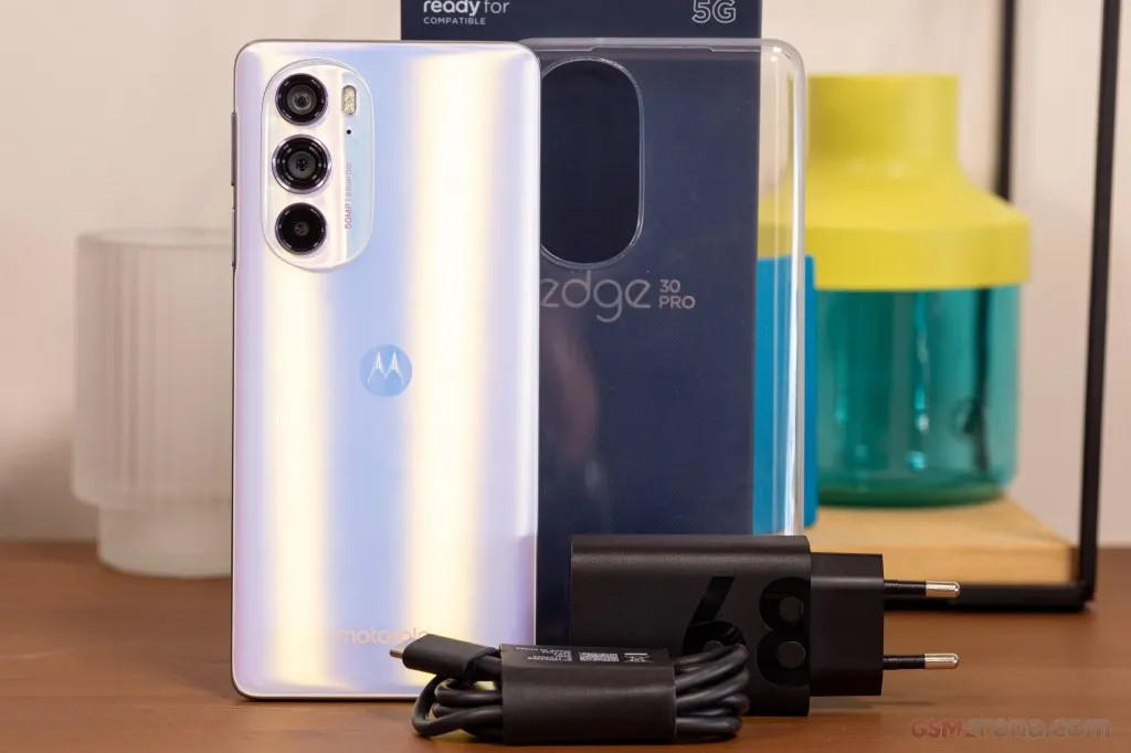 Edge 30 Pro